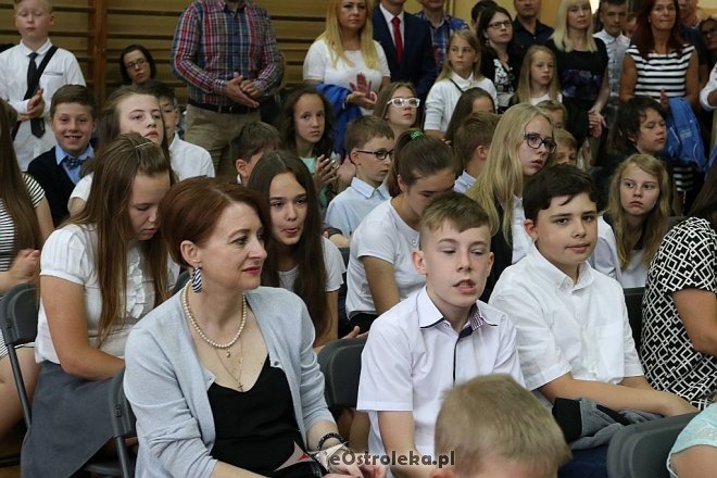 Zakończenie roku szkolnego w Szkole Podstawowej nr 1 [23.06.2017] - zdjęcie #6 - eOstroleka.pl