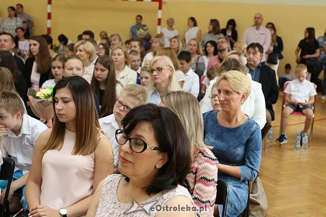 Zakończenie roku szkolnego w Szkole Podstawowej nr 6 [23.06.2017] - zdjęcie #7 - eOstroleka.pl