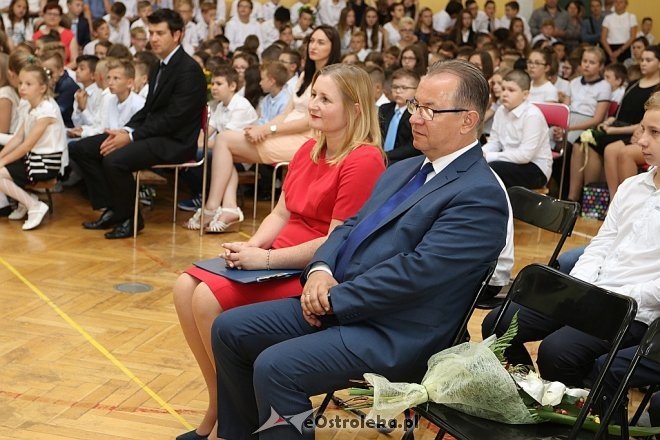 Zakończenie roku szkolnego w Szkole Podstawowej nr 6 [23.06.2017] - zdjęcie #8 - eOstroleka.pl