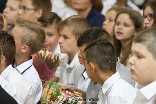 Zakończenie roku szkolnego w Szkole Podstawowej nr 6 [23.06.2017] - zdjęcie #22 - eOstroleka.pl