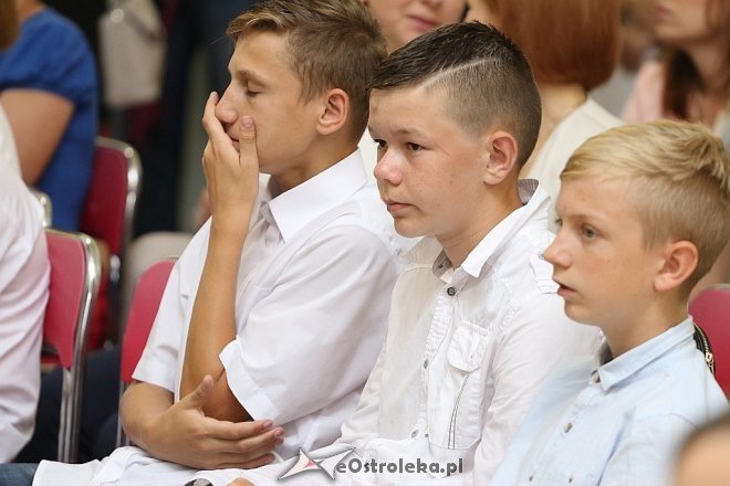 Zakończenie roku szkolnego w Szkole Podstawowej nr 6 [23.06.2017] - zdjęcie #24 - eOstroleka.pl