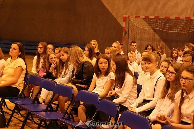 Zakończenie roku szkolnego w Szkole Podstawowej nr 10 [23.06.2017] - zdjęcie #42 - eOstroleka.pl