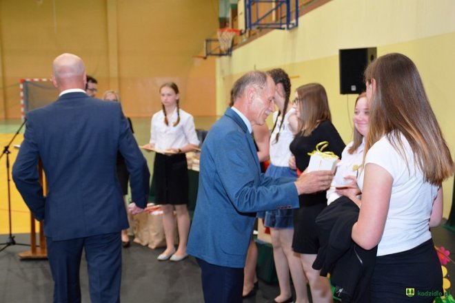 Kadzidło: Zakończenie roku szkolnego 2016/2017 w gimnazjum Wilka [23.06.2017] - zdjęcie #105 - eOstroleka.pl