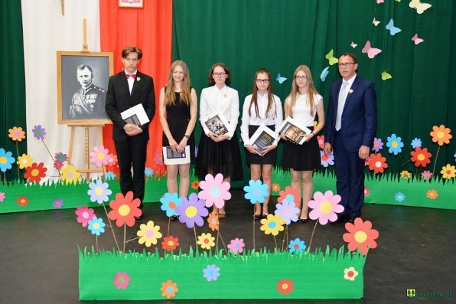 Kadzidło: Zakończenie roku szkolnego 2016/2017 w gimnazjum Wilka [23.06.2017] - zdjęcie #83 - eOstroleka.pl