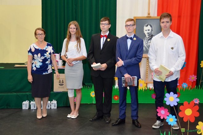 Kadzidło: Zakończenie roku szkolnego 2016/2017 w gimnazjum Wilka [23.06.2017] - zdjęcie #79 - eOstroleka.pl