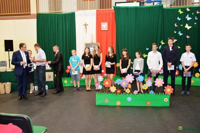 Kadzidło: Zakończenie roku szkolnego 2016/2017 w gimnazjum Wilka [23.06.2017] - zdjęcie #76 - eOstroleka.pl