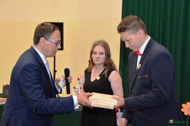 Kadzidło: Zakończenie roku szkolnego 2016/2017 w gimnazjum Wilka [23.06.2017] - zdjęcie #75 - eOstroleka.pl