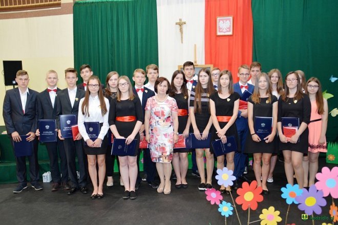 Kadzidło: Zakończenie roku szkolnego 2016/2017 w gimnazjum Wilka [23.06.2017] - zdjęcie #55 - eOstroleka.pl