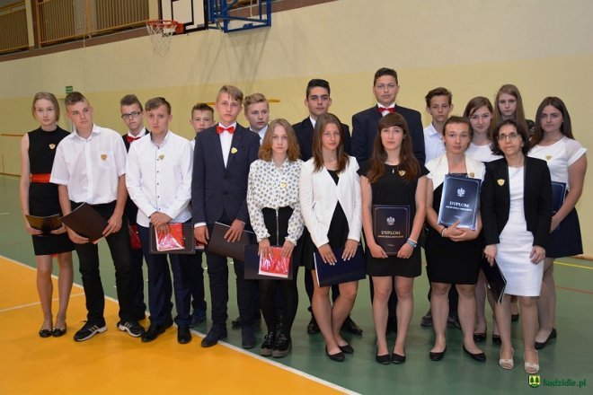 Kadzidło: Zakończenie roku szkolnego 2016/2017 w gimnazjum Wilka [23.06.2017] - zdjęcie #54 - eOstroleka.pl
