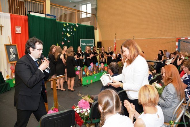 Kadzidło: Zakończenie roku szkolnego 2016/2017 w gimnazjum Wilka [23.06.2017] - zdjęcie #36 - eOstroleka.pl