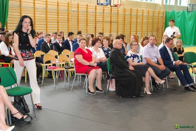 Kadzidło: Zakończenie roku szkolnego 2016/2017 w gimnazjum Wilka [23.06.2017] - zdjęcie #24 - eOstroleka.pl