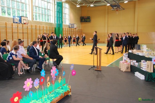 Kadzidło: Zakończenie roku szkolnego 2016/2017 w gimnazjum Wilka [23.06.2017] - zdjęcie #13 - eOstroleka.pl