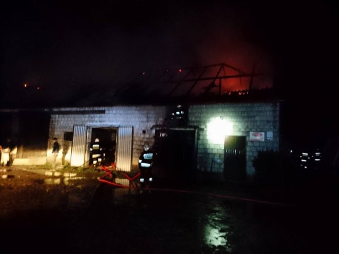 -Po uderzeniu pioruna spłonęła stodoła [ZDJĘCIA] - zdjęcie #20 - eOstroleka.pl