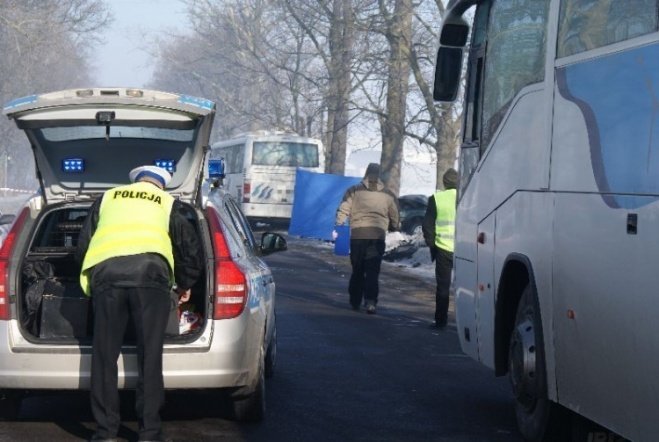 Wypadek w Dylewie (22.02.2010) - zdjęcie #13 - eOstroleka.pl
