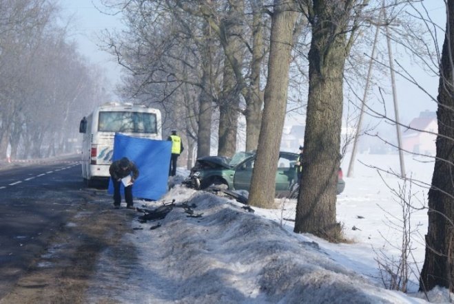 Wypadek w Dylewie (22.02.2010) - zdjęcie #5 - eOstroleka.pl