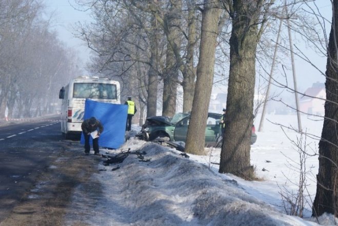 Wypadek w Dylewie (22.02.2010) - zdjęcie #11 - eOstroleka.pl