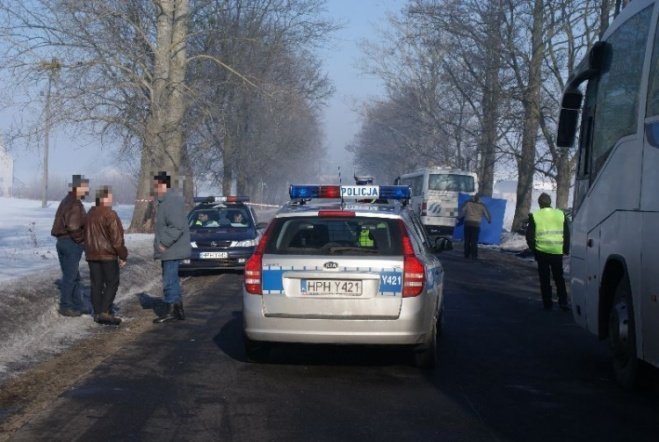 Wypadek w Dylewie (22.02.2010) - zdjęcie #7 - eOstroleka.pl