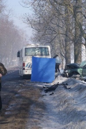 Wypadek w Dylewie (22.02.2010) - zdjęcie #10 - eOstroleka.pl