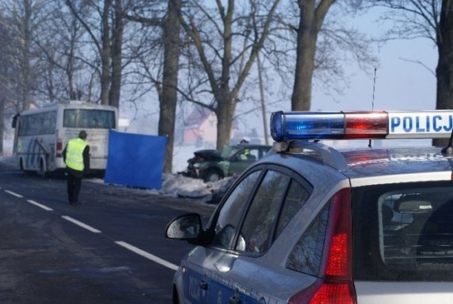 Wypadek w Dylewie (22.02.2010) - zdjęcie #4 - eOstroleka.pl
