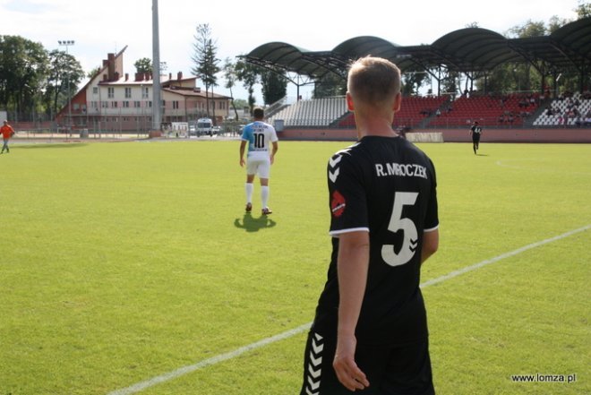 Reprezentacja Artystów Polskich zagrała z łomżyńskimi urzędnikami na stadionie ŁKS-u [ZDJĘCIA] - zdjęcie #45 - eOstroleka.pl