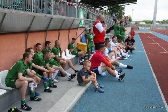 Reprezentacja Artystów Polskich zagrała z łomżyńskimi urzędnikami na stadionie ŁKS-u [ZDJĘCIA] - zdjęcie #29 - eOstroleka.pl
