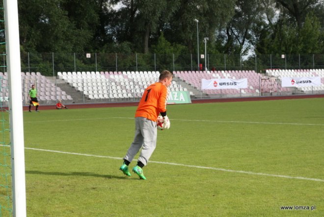 Reprezentacja Artystów Polskich zagrała z łomżyńskimi urzędnikami na stadionie ŁKS-u [ZDJĘCIA] - zdjęcie #12 - eOstroleka.pl