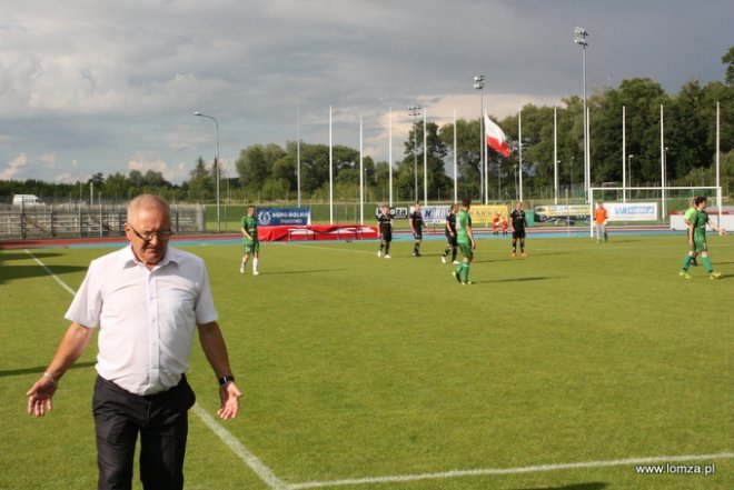 Reprezentacja Artystów Polskich zagrała z łomżyńskimi urzędnikami na stadionie ŁKS-u [ZDJĘCIA] - zdjęcie #63 - eOstroleka.pl