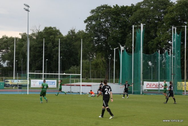Reprezentacja Artystów Polskich zagrała z łomżyńskimi urzędnikami na stadionie ŁKS-u [ZDJĘCIA] - zdjęcie #8 - eOstroleka.pl