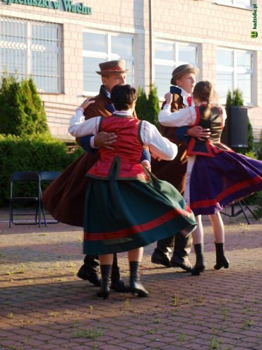 Jubileusz Ludowego Zespołu Pieśni i Tańca „Wach” [ZDJĘCIA] - zdjęcie #90 - eOstroleka.pl