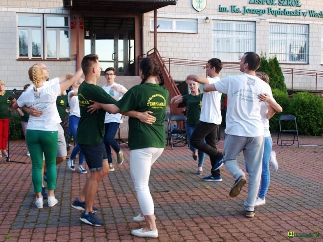 Jubileusz Ludowego Zespołu Pieśni i Tańca „Wach” [ZDJĘCIA] - zdjęcie #37 - eOstroleka.pl