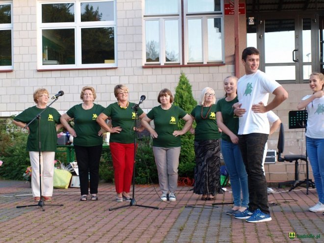 Jubileusz Ludowego Zespołu Pieśni i Tańca „Wach” [ZDJĘCIA] - zdjęcie #29 - eOstroleka.pl