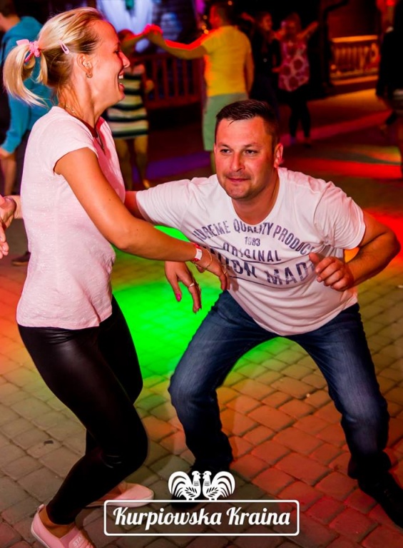 Dancing z zespołem Konkret w Kurpiowskiej Krainie [ZDJĘCIA] - zdjęcie #43 - eOstroleka.pl