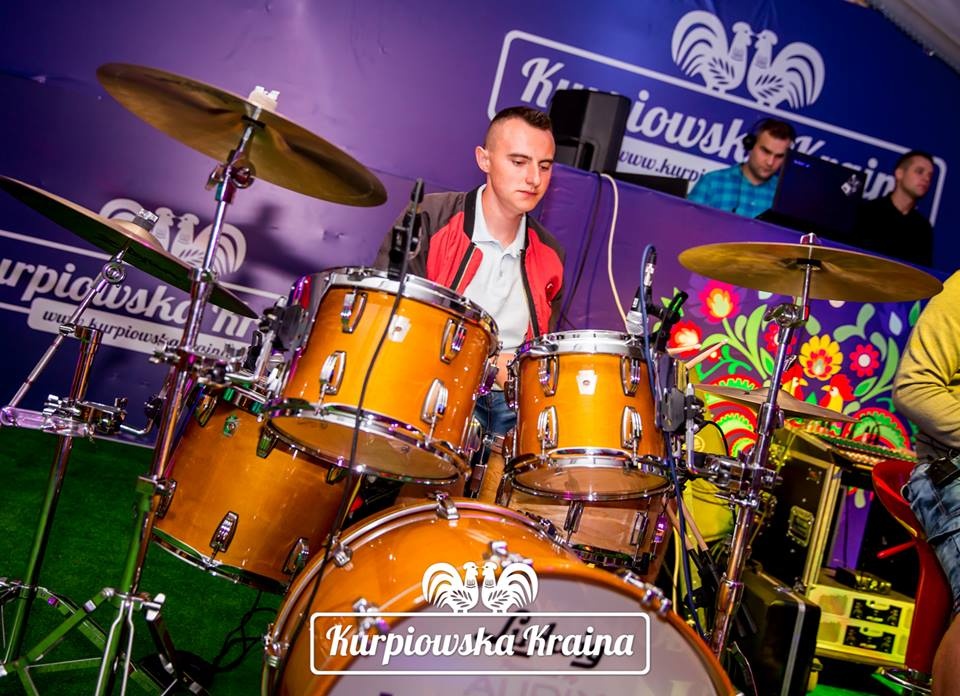 Dancing z zespołem Konkret w Kurpiowskiej Krainie [ZDJĘCIA] - zdjęcie #40 - eOstroleka.pl