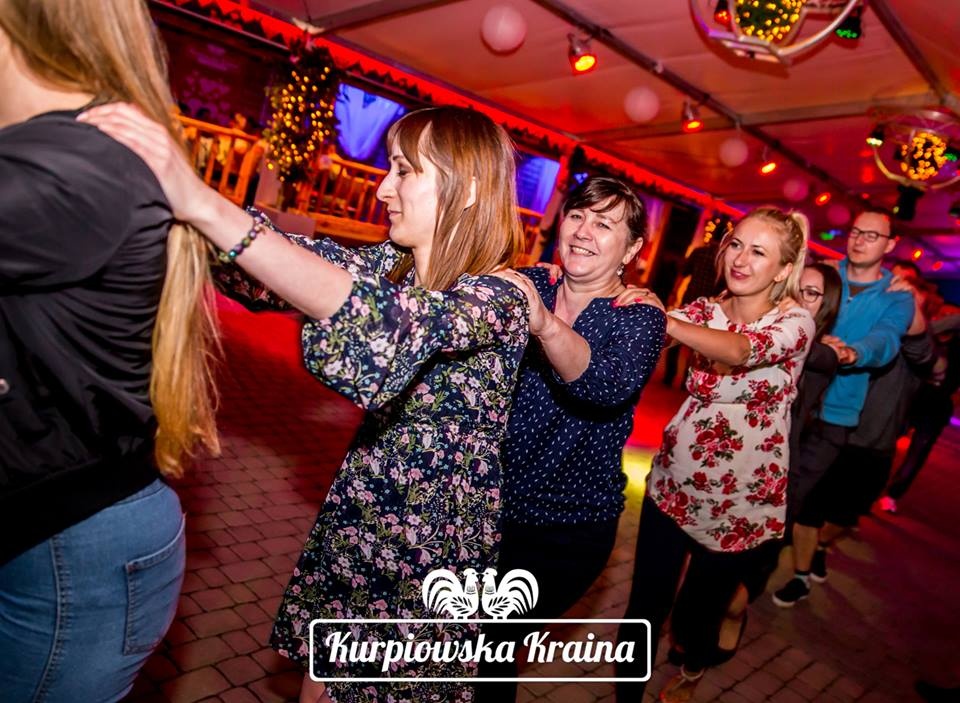 Dancing z zespołem Konkret w Kurpiowskiej Krainie [ZDJĘCIA] - zdjęcie #26 - eOstroleka.pl