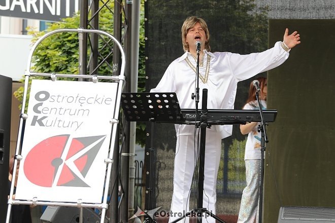 Występ zespołu Abba Mia i kabaretu Chyba [23.07.2017] - zdjęcie #53 - eOstroleka.pl