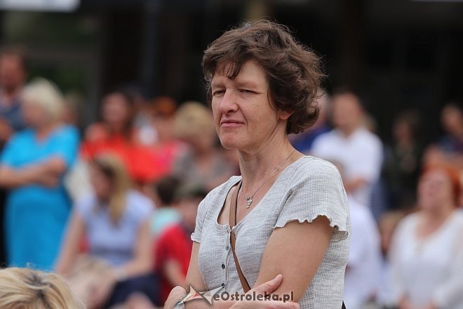 Występ zespołu Abba Mia i kabaretu Chyba [23.07.2017] - zdjęcie #40 - eOstroleka.pl