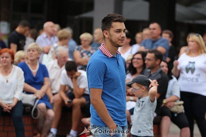 Występ zespołu Abba Mia i kabaretu Chyba [23.07.2017] - zdjęcie #20 - eOstroleka.pl