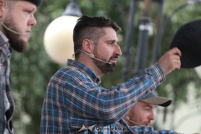 Występ zespołu Abba Mia i kabaretu Chyba [23.07.2017] - zdjęcie #12 - eOstroleka.pl