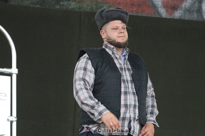 Występ zespołu Abba Mia i kabaretu Chyba [23.07.2017] - zdjęcie #9 - eOstroleka.pl