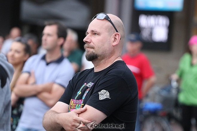 Występ zespołu Abba Mia i kabaretu Chyba [23.07.2017] - zdjęcie #4 - eOstroleka.pl