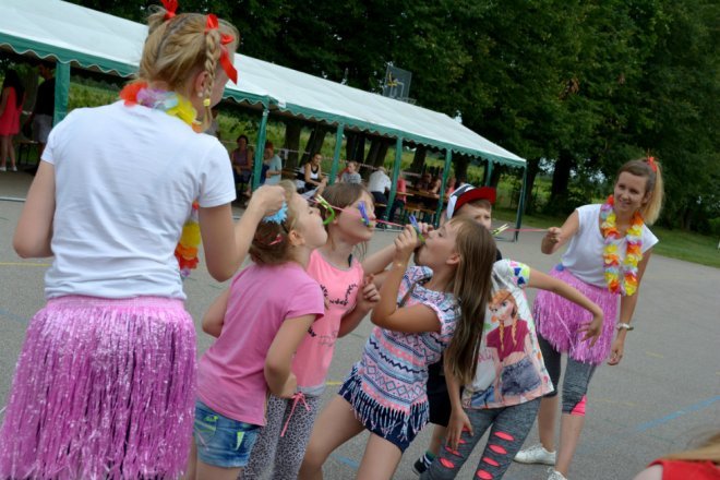 Festyn rodzinny w Lipnikach z „próbą sił” i na sportowo [ZDJĘCIA] - zdjęcie #104 - eOstroleka.pl