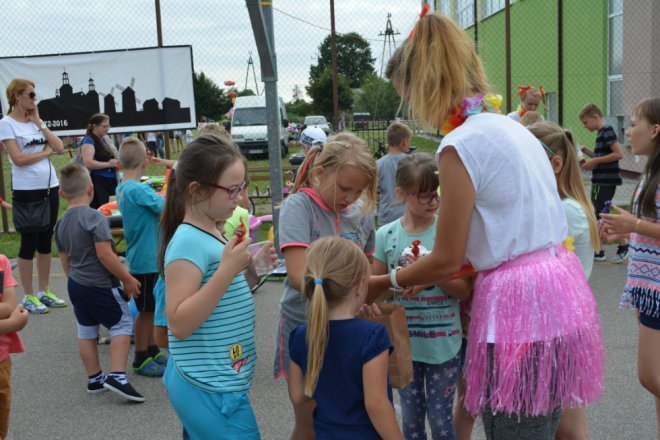 Festyn rodzinny w Lipnikach z „próbą sił” i na sportowo [ZDJĘCIA] - zdjęcie #103 - eOstroleka.pl