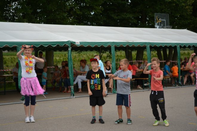 Festyn rodzinny w Lipnikach z „próbą sił” i na sportowo [ZDJĘCIA] - zdjęcie #92 - eOstroleka.pl