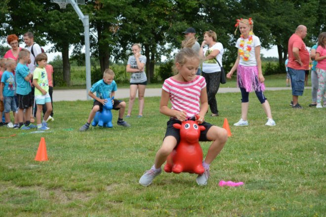 Festyn rodzinny w Lipnikach z „próbą sił” i na sportowo [ZDJĘCIA] - zdjęcie #86 - eOstroleka.pl