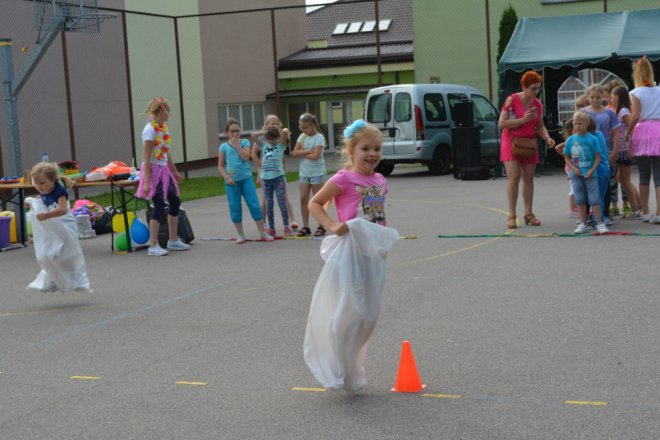 Festyn rodzinny w Lipnikach z „próbą sił” i na sportowo [ZDJĘCIA] - zdjęcie #78 - eOstroleka.pl