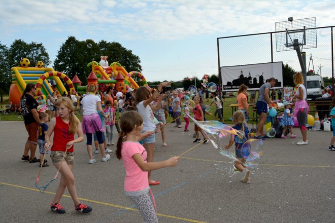 Festyn rodzinny w Lipnikach z „próbą sił” i na sportowo [ZDJĘCIA] - zdjęcie #71 - eOstroleka.pl