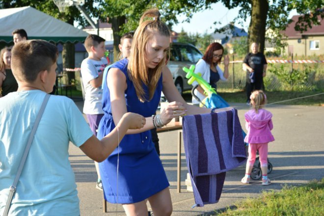 Festyn rodzinny w Lipnikach z „próbą sił” i na sportowo [ZDJĘCIA] - zdjęcie #53 - eOstroleka.pl