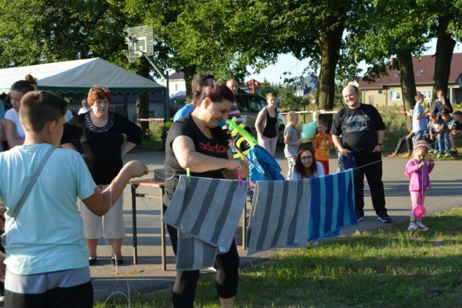 Festyn rodzinny w Lipnikach z „próbą sił” i na sportowo [ZDJĘCIA] - zdjęcie #52 - eOstroleka.pl