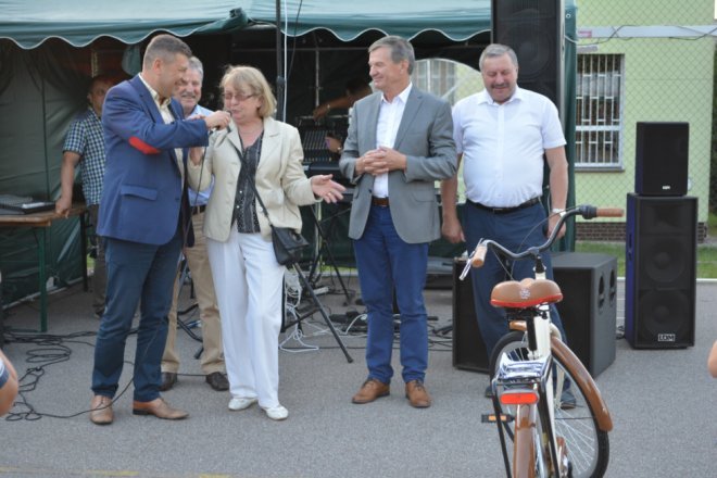 Festyn rodzinny w Lipnikach z „próbą sił” i na sportowo [ZDJĘCIA] - zdjęcie #33 - eOstroleka.pl