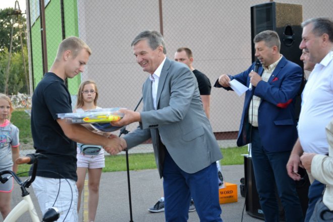 Festyn rodzinny w Lipnikach z „próbą sił” i na sportowo [ZDJĘCIA] - zdjęcie #30 - eOstroleka.pl